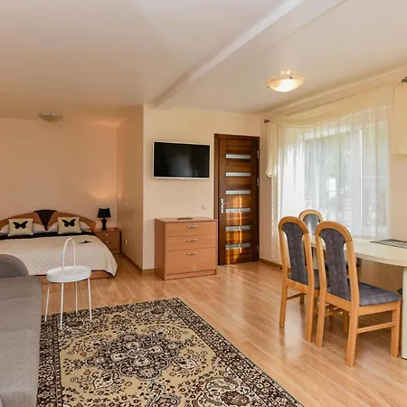 Δωμάτια σε οικογενειακή κατοικία Apartamentu Nuoma *